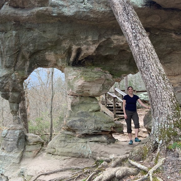 Meet your Posher, Kim - Picture 2 of 2